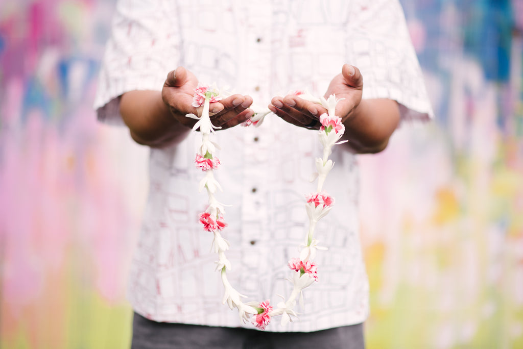 Using Lei To Honor Loved Ones