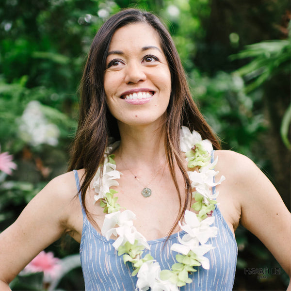 Deluxe Orchid Lei (Green and White) - Hawai'i Lei Stand - Lei Shipping